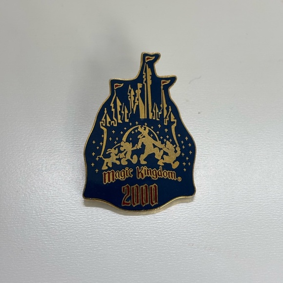 VTG Y2K Disney Pin Magic Kingdon 2000 Special Edition - Picture 1 of 2